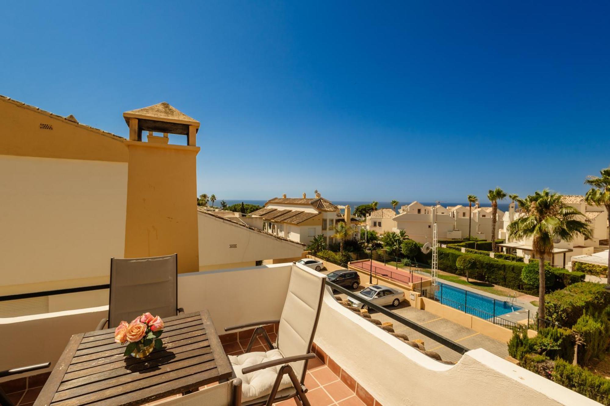 Beautiful Townhouse Walking Distance To The Beach In Costabella, Marbella Exterior photo